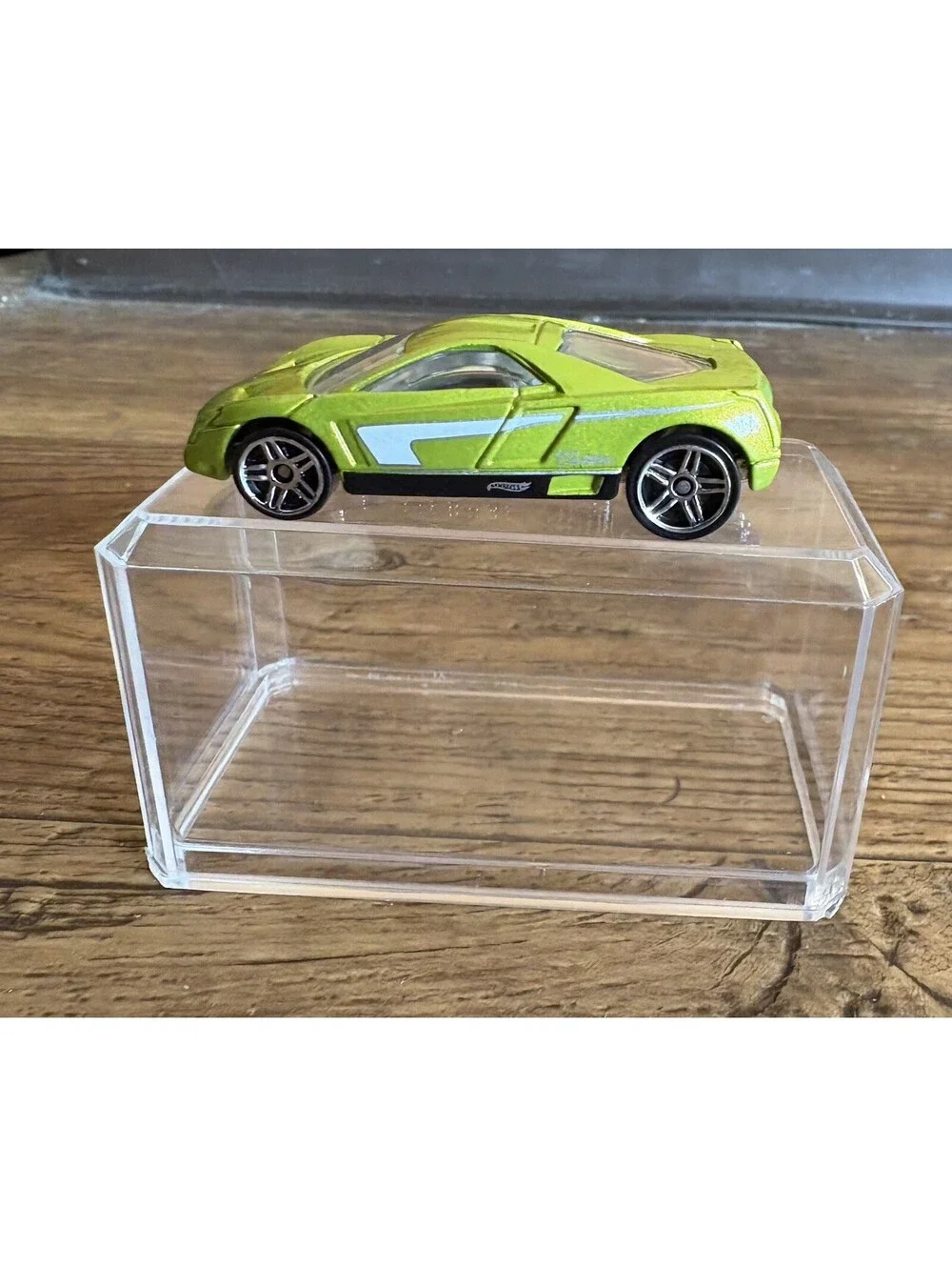 2002 02 Cadillac Cien XV12 Concept Collectible 1/64 Scale Diecast w/ Case